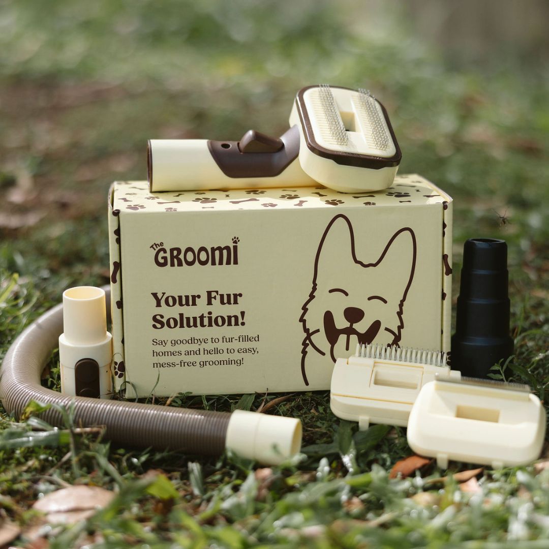 GROOMI™ 3-In-1 Vacuum Pet Brush (PRE-ORDER)