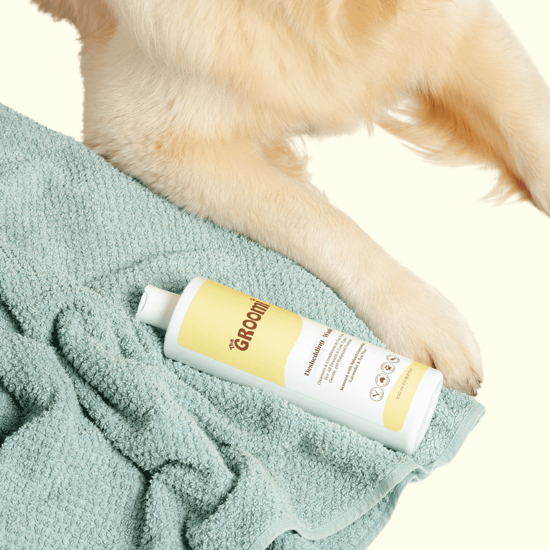 This triple-action deshedding wash cleans, conditions, and reduces shedding in one easy step. Ultra-gentle, non-irritating, pH balanced formula, strengthens, soothes, and reduces shedding at the source.
